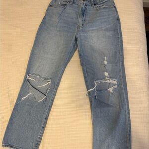 Abercrombie Ultra High Rise Ankle Stright Light Wash Distressed Denim Jeans